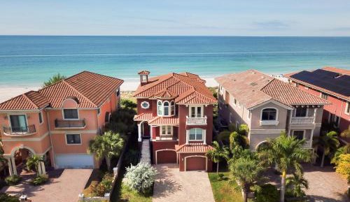 Four bedroom holiday home 