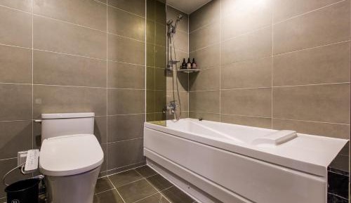 Deluxe Twin Room with Half-Beach View