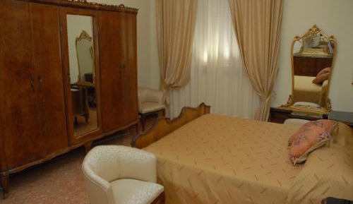 Queen Room with Shared Bathroom