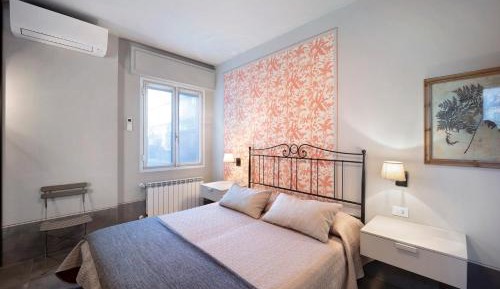 Superior One-Bedroom Apartment with Balcony