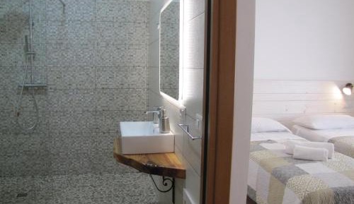 Twin Room with Private Bathroom