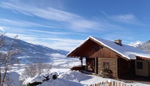 Apartment with Mountain View