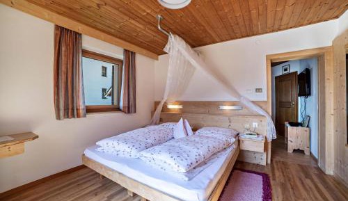 Superior One-Bedroom Apartment