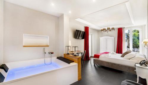 King Room with Spa Bath