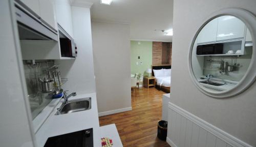 Deluxe Twin Room with Kitchenette