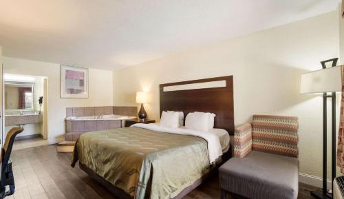 King Room with Whirlpool - Non-Smoking