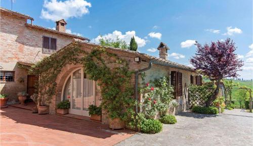 One-Bedroom Holiday Home