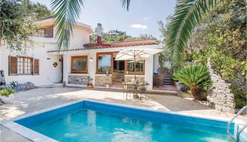 Four-Bedroom Holiday Home
