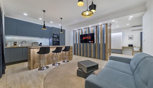 Deluxe King Studio