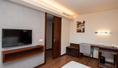 Double or Twin Room with Balcony + Parking