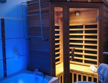 One-Bedroom Deluxe Apartment