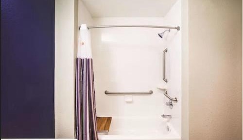 King Room with Mobility/Hearing Impaired Access - Non-Smoking