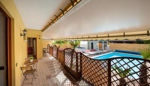 Two-Bedroom Apartment (4 Adults) with pool view