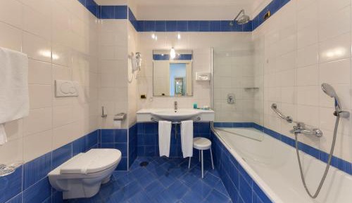 Double Room with Balcony and Sea View