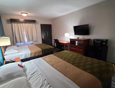 Queen Room with Two Queen Beds - Smoking