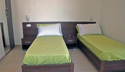 Twin Room with Shower