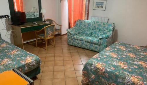 Large Double or Twin Room
