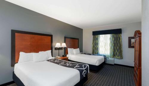 Deluxe Queen Room with Two Queen Beds