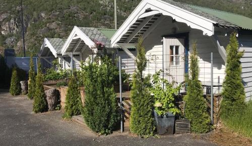 Cottage with Shared Bathroom