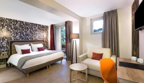 Superior King Room with Sofa Bed (3 Adults)