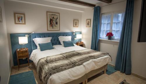 Apartment with Shower