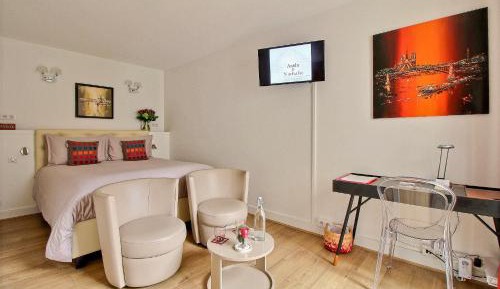 Queen Room with Spa Bath
