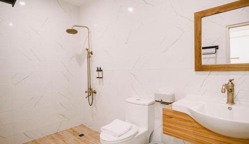 Deluxe Double Room with Bath an No Window