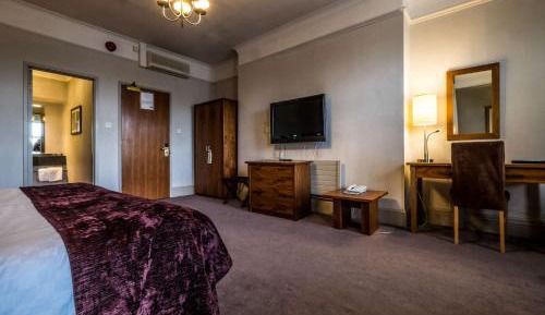 Family Room sleeps 4