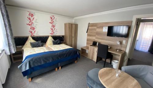 Double Room with Balcony and Sea View