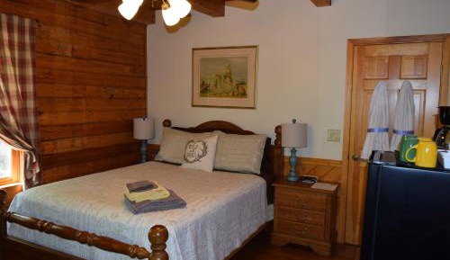 Double Room with Shared Bathroom