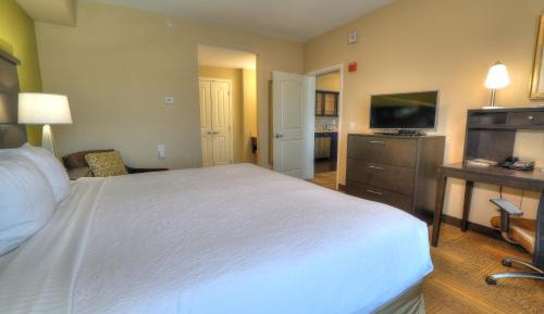 One-Bedroom Suite with Full Kitchen and Sofa Bed