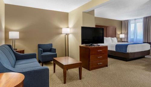 King Suite - Non-Smoking