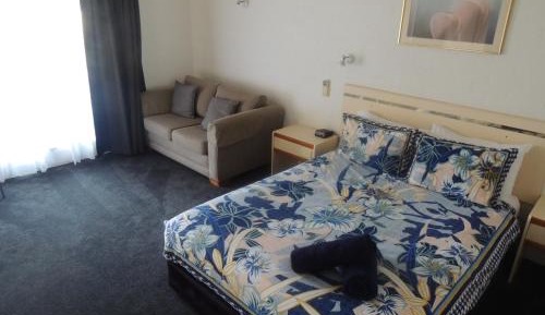 Deluxe Queen Room