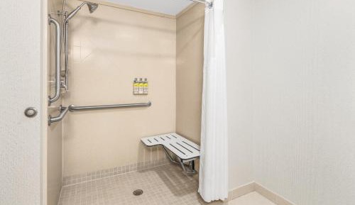 King Suite with Spa Bath - Non-Smoking