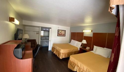 Queen Room with Two Queen Beds - Smoking