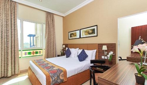 Deluxe one bed room apartment with private beach access