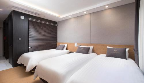 Deluxe Triple Room with Sea View