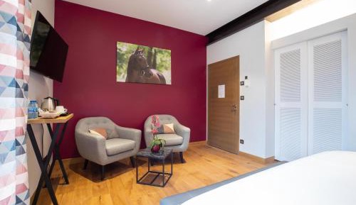 Deluxe Queen Room