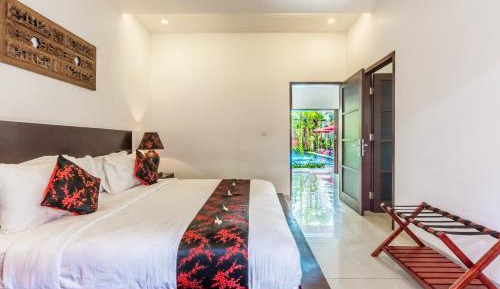 Junior Suite Pool Access