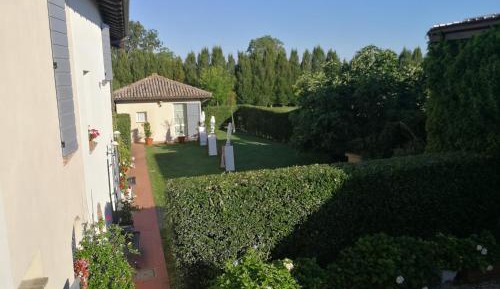 Studio with Garden View