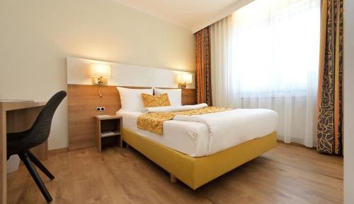 Standard Room - Size: S(mall)