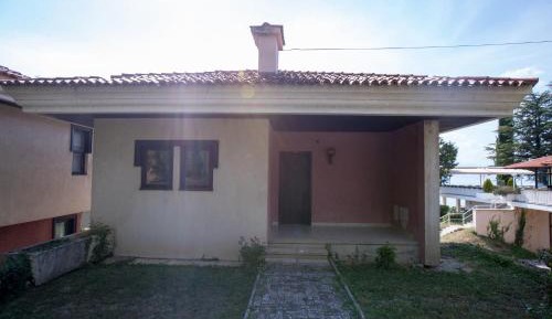 Apartment with Lake View