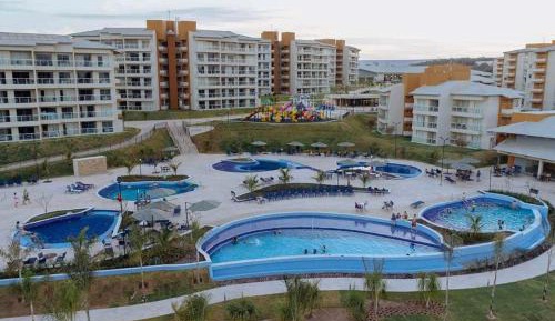 Apartment with Pool View 