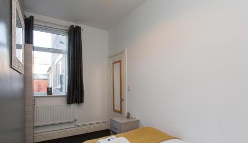 Single Room with Shared Bathroom