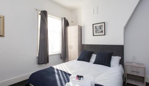 Double Room with Private Bathroom