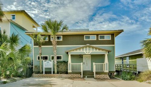 Four-Bedroom Holiday Home