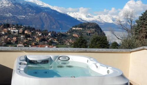Apartment with Hot Tub and Lake View