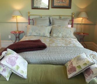 Queen Room with Garden View