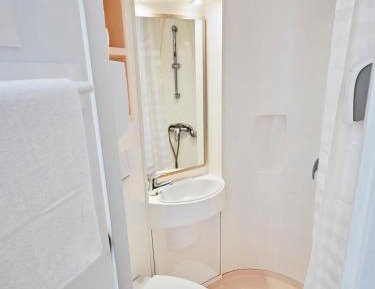 Triple Room (1 Double Bed + 1 Single Bed)
