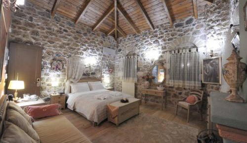 Deluxe Double Room with Mountain View